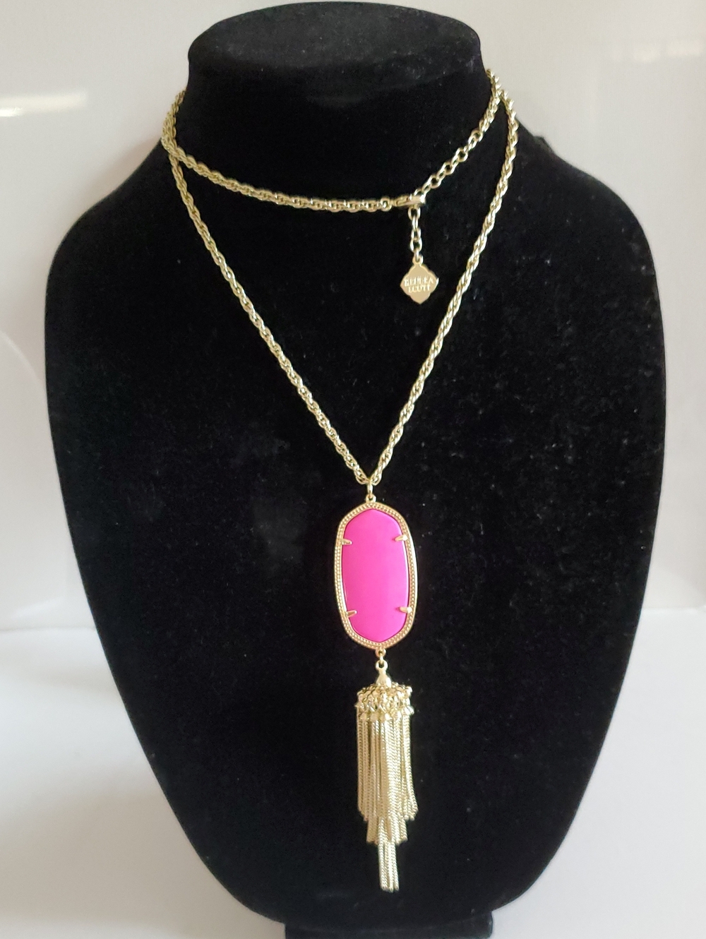 Kendra Scott Everly Gold Tassel Necklace - Hot Pink Agate Pendant 32". NWOT